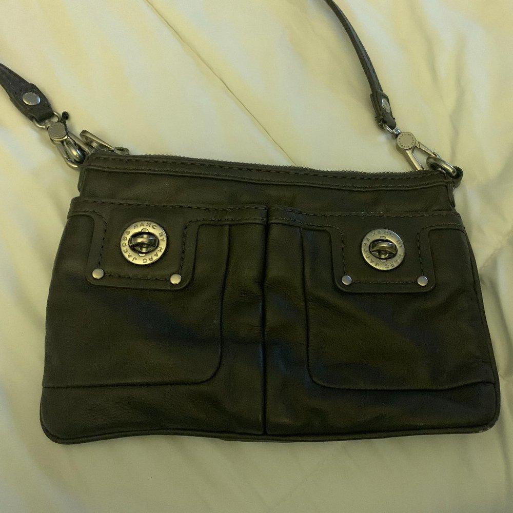 Marc Jacobs gray leather crossbody purse